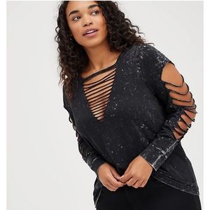 Classic fit Slash Tee